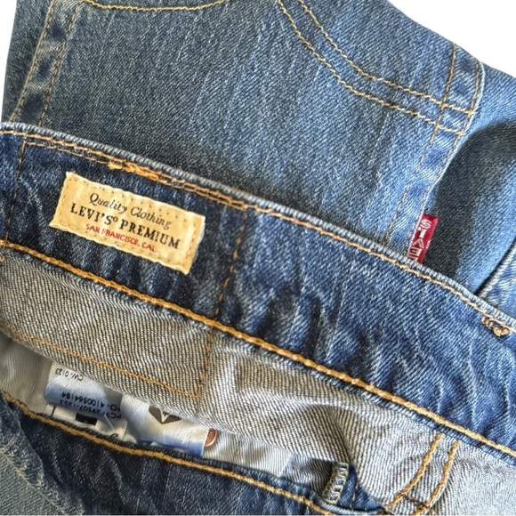 Levi’s Tapered Cut Jeans - Picture 6 of 7